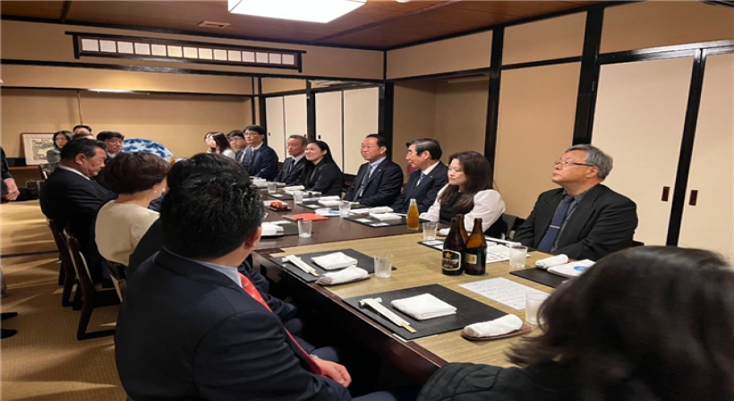 Unification Minister Kwon Youngse meets with top Japanese officials to explain unification and North Korean policies and discuss ways to strengthen bilateral cooperation