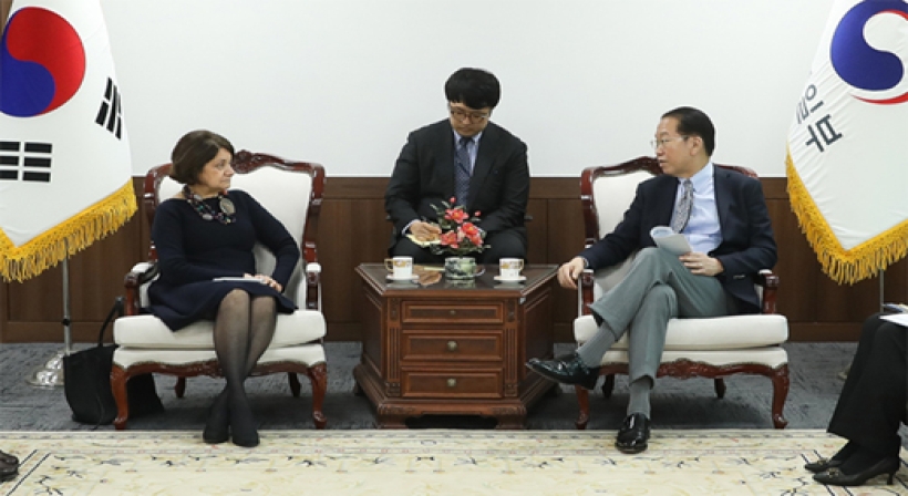 Minister Kwon Youngse meets with UN Under-Secretary-General for Political and Peacebuilding Affairs to discuss the Korean Peninsula situation and ways to cooperate with the UN