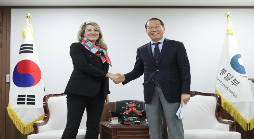 Unification Minister Kwon Youngse meets Melanie Joly, Minister of Foreign Affairs of Canada