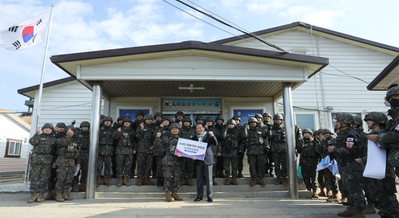 Unification Minister Kwon Young-se Encouraged Soldiers in the Fifth Division