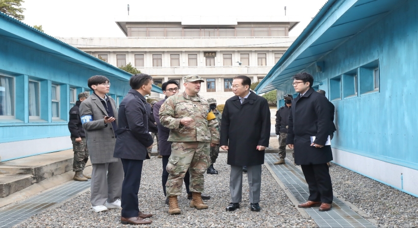 Unification Minister Kwon Young-se Visited Panmunjeom