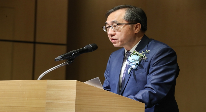 Vice Minister Moon Seoung-hyun delivers congratulatory remarks at a seminar of the Korean War Abductees’ Family Union on behalf of Minister Kim (November 10)